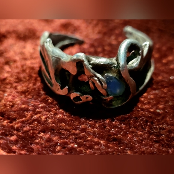 DRAGON AND RAINBOW MOONSTONE SS RING - Picture 2 of 7